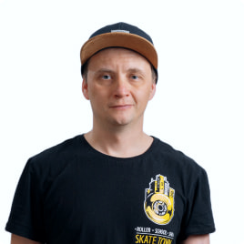 Владимир Докучаев Владимир Докучаев - инструктор роллер школы
